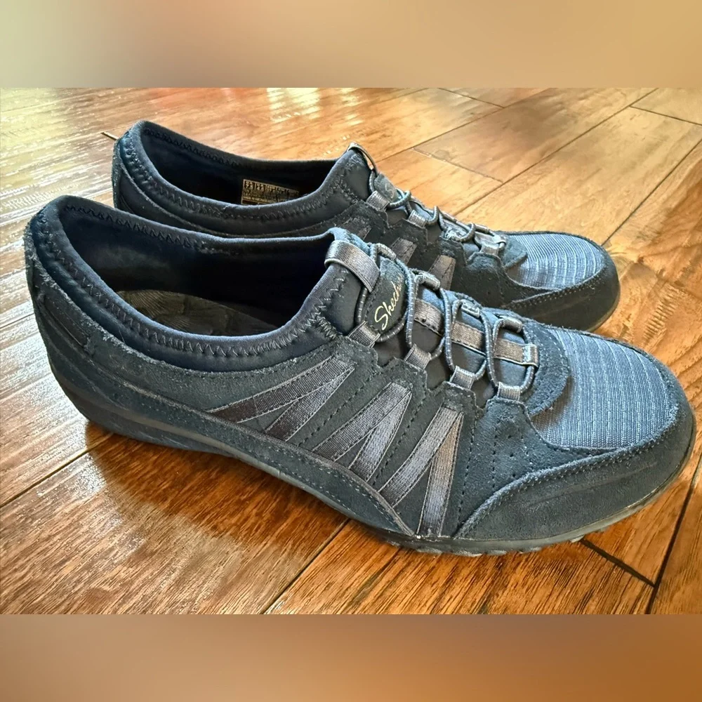 Skechers Women Memory Foam Air Cooled Size 7.5 Slip On Navy‎ Blue Shoes Sneakers
